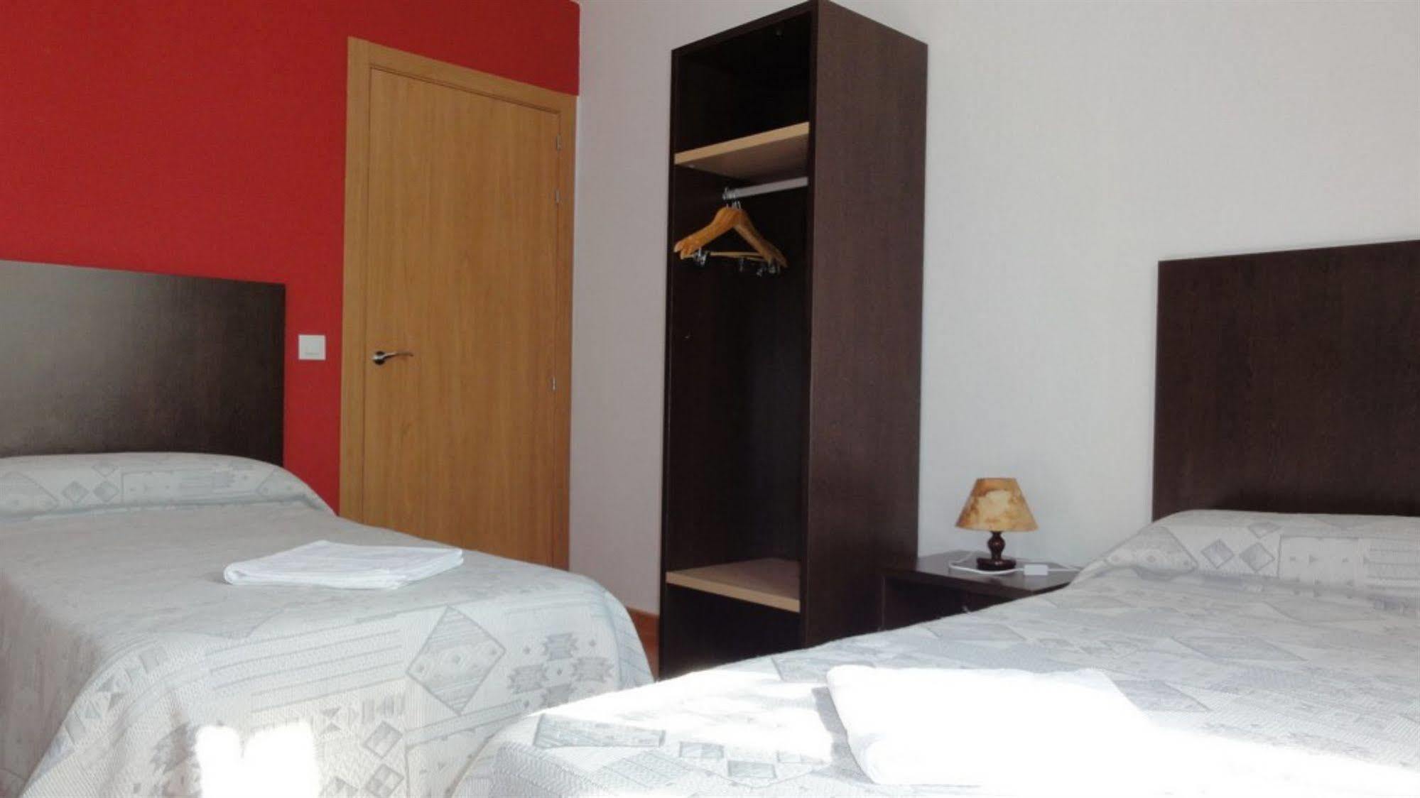 Aparthotel Can Gallart Santa Coloma De Farners Ngoại thất bức ảnh