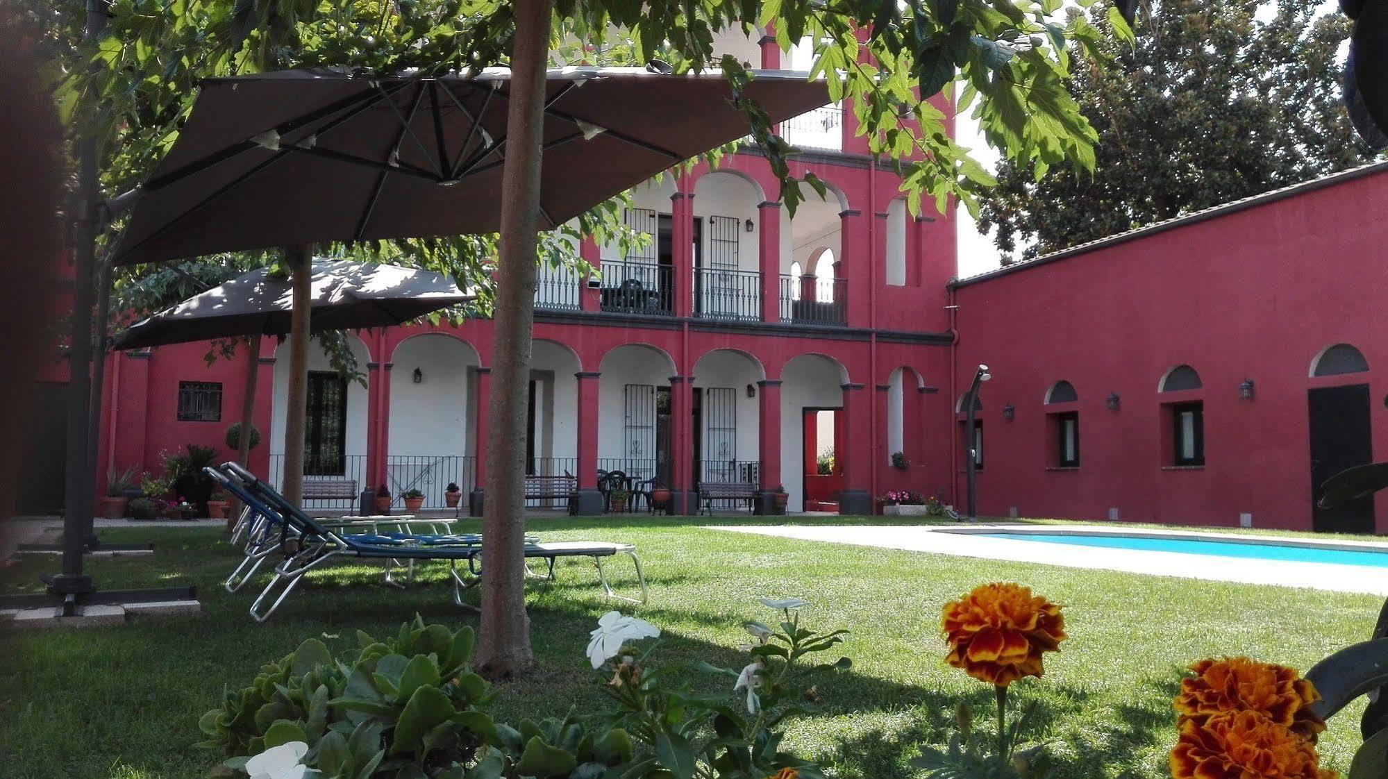 Aparthotel Can Gallart Santa Coloma De Farners Ngoại thất bức ảnh